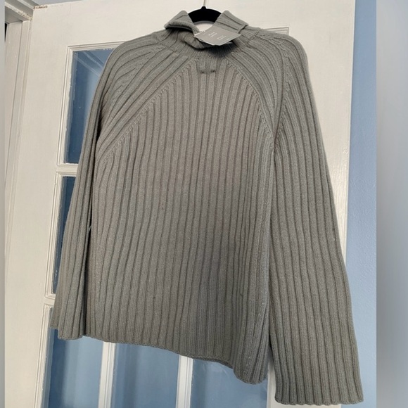 H&M Grey Ribbed Ruffle Neck Sweater - Picture 3 of 4
